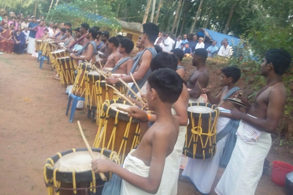 Chenda trainees performed their debut at Chekannur Arekkavu temple, Kerala